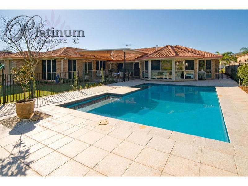 6 Turnberry Place, Carindale QLD 4152