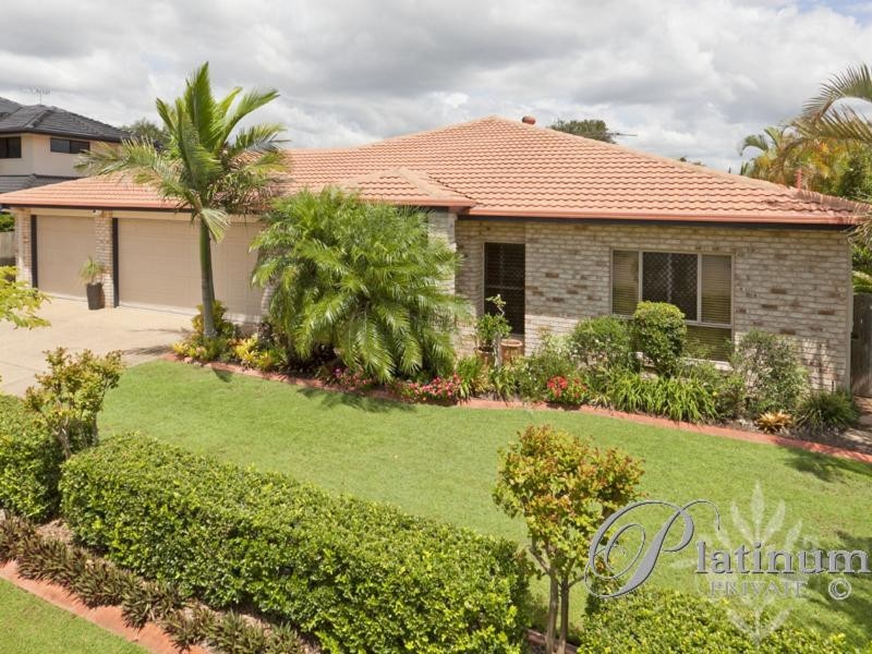 72 Amersham Crescent, Carindale QLD 4152