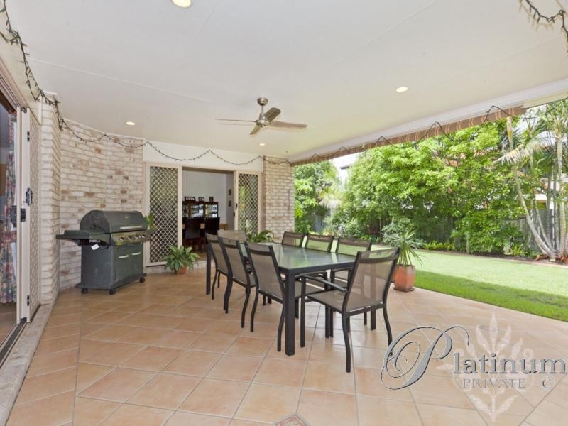 72 Amersham Crescent, Carindale QLD 4152