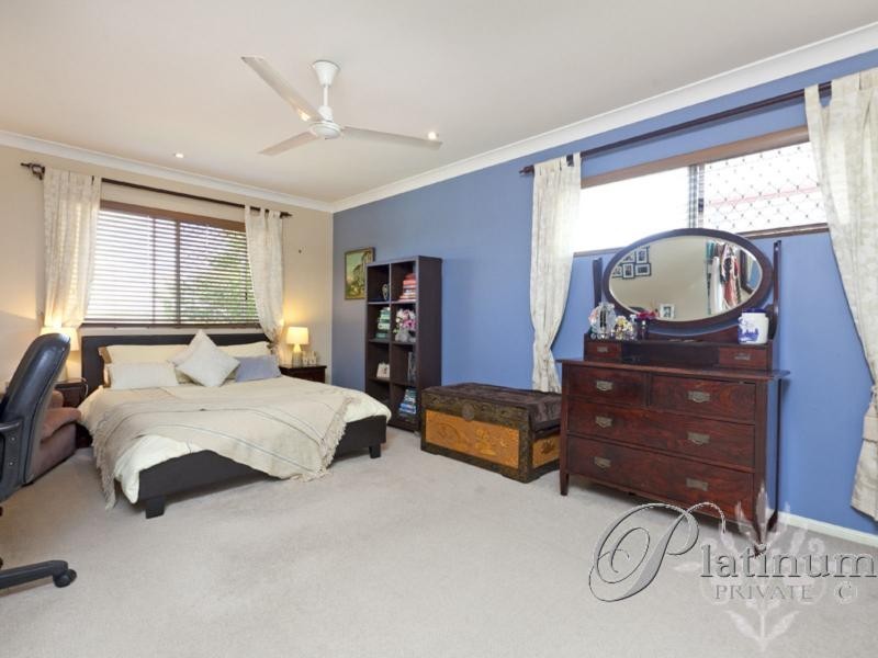 130 Cribb Road, Carindale QLD 4152