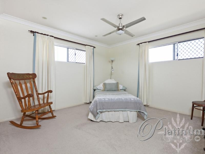 130 Cribb Road, Carindale QLD 4152