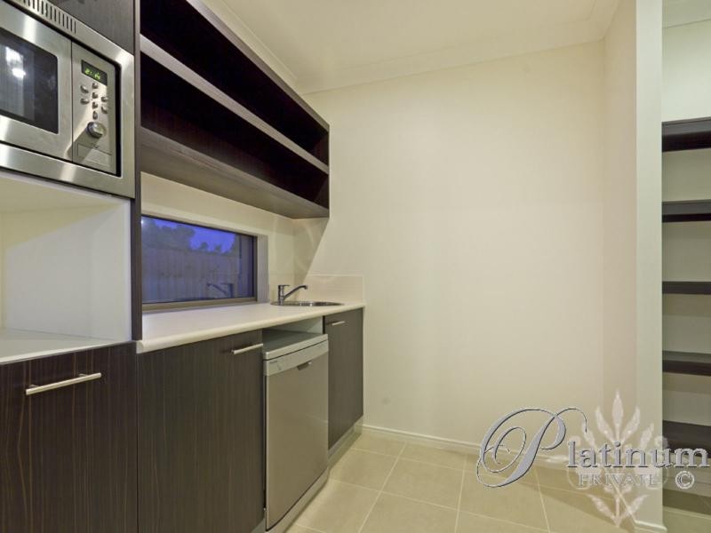 3 Kingham Place, Carindale QLD 4152