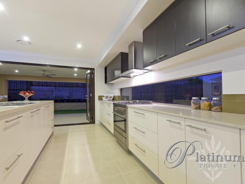 3 Kingham Place, Carindale QLD 4152