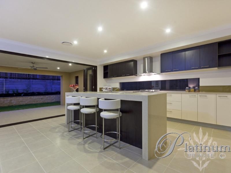 3 Kingham Place, Carindale QLD 4152