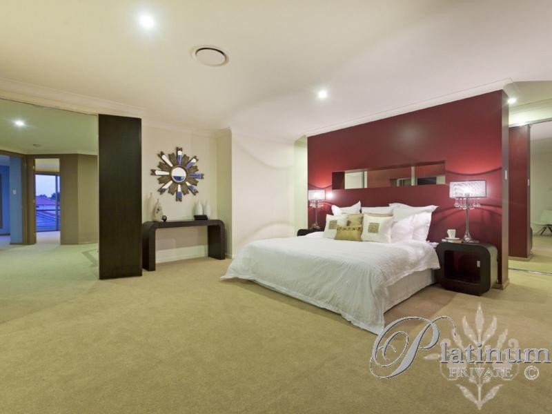 3 Kingham Place, Carindale QLD 4152