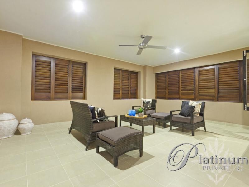 3 Kingham Place, Carindale QLD 4152