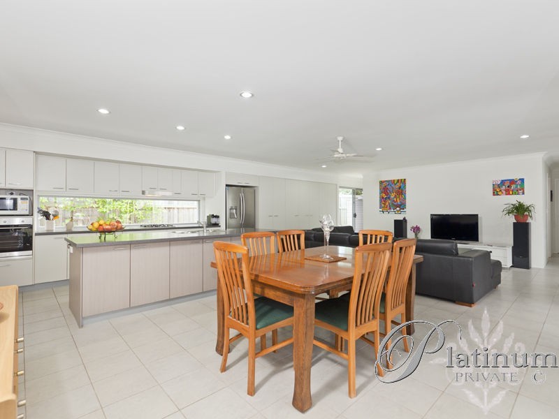 20 Torrens Crescent, Wakerley QLD 4154