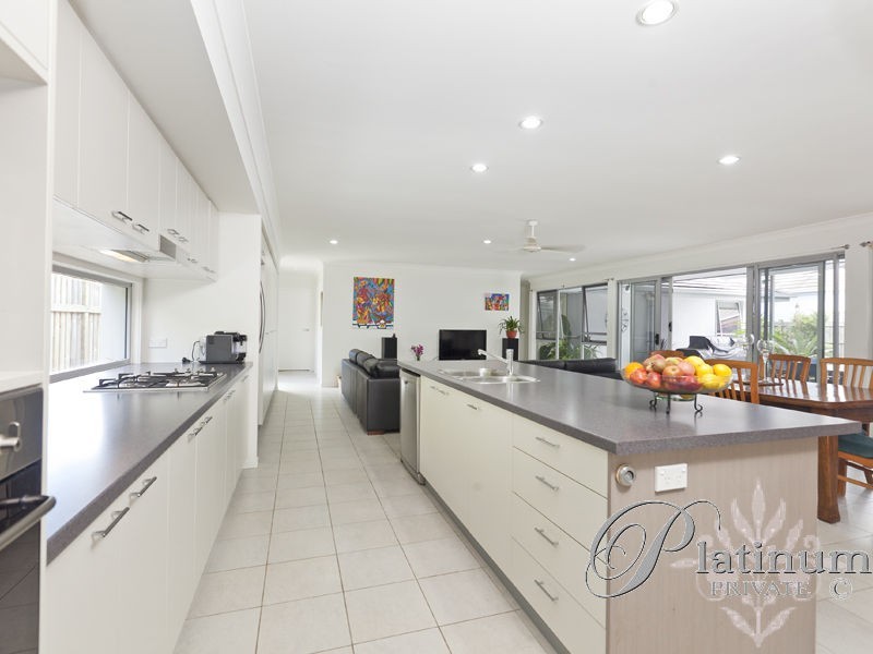 20 Torrens Crescent, Wakerley QLD 4154