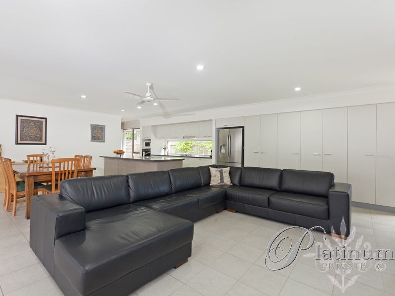 20 Torrens Crescent, Wakerley QLD 4154