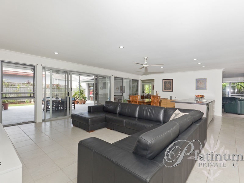 20 Torrens Crescent, Wakerley QLD 4154