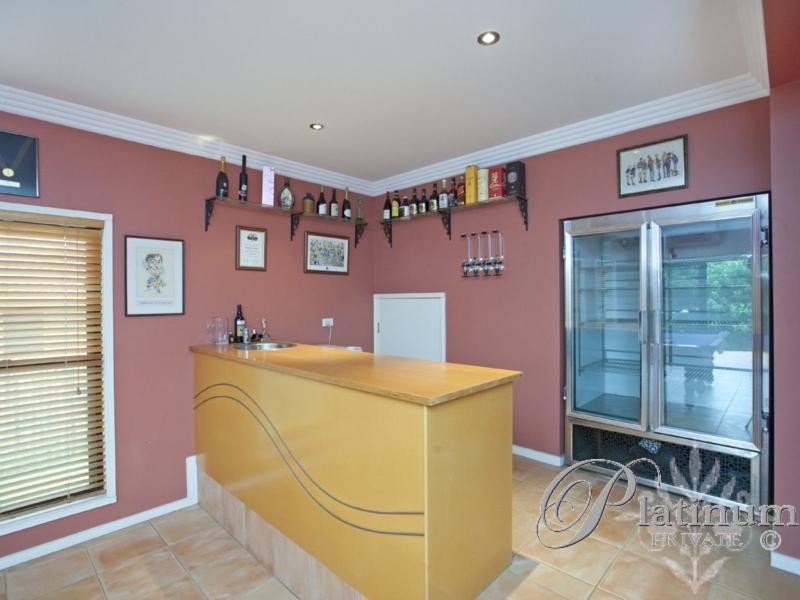 110 Cribb Road, Carindale QLD 4152