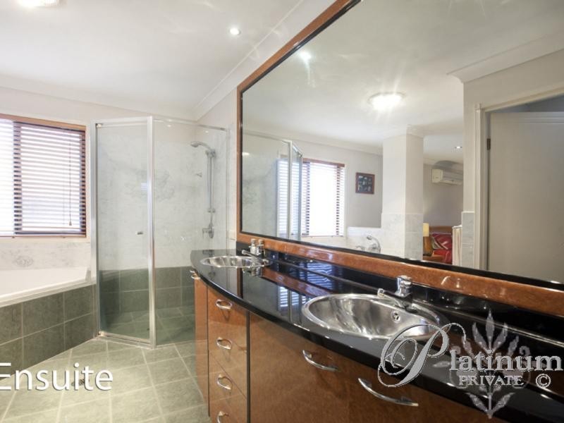 110 Cribb Road, Carindale QLD 4152
