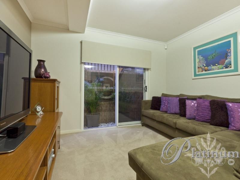82 Pembroke Road, Coorparoo QLD 4151