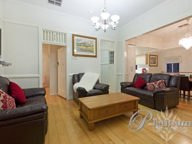 82 Pembroke Road, Coorparoo QLD 4151