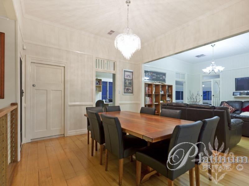 82 Pembroke Road, Coorparoo QLD 4151