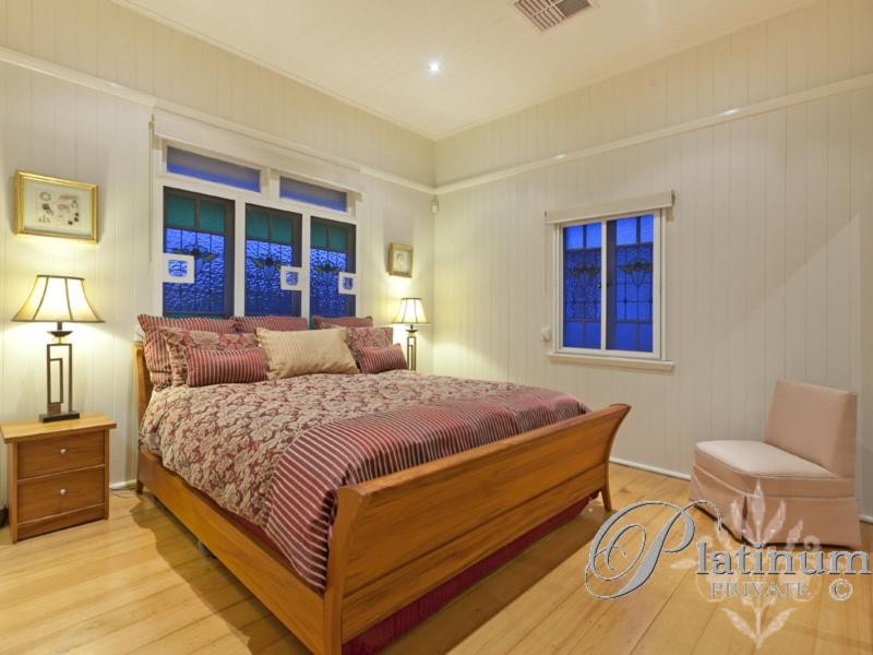 82 Pembroke Road, Coorparoo QLD 4151