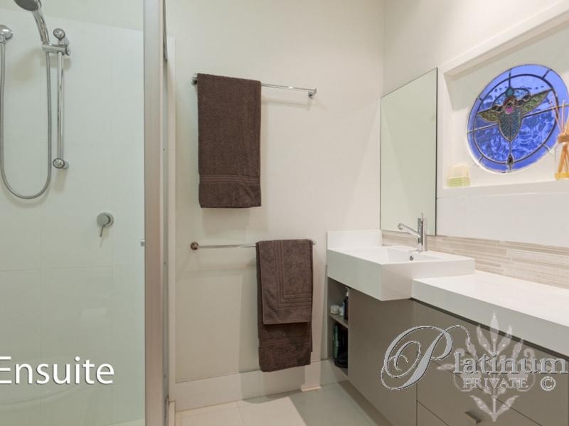 82 Pembroke Road, Coorparoo QLD 4151