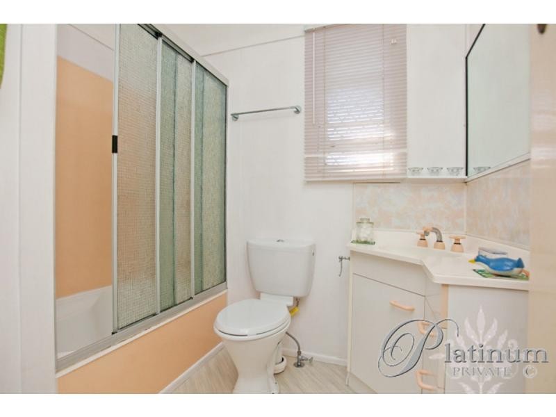 76 Brisbane Avenue, Camp Hill QLD 4152