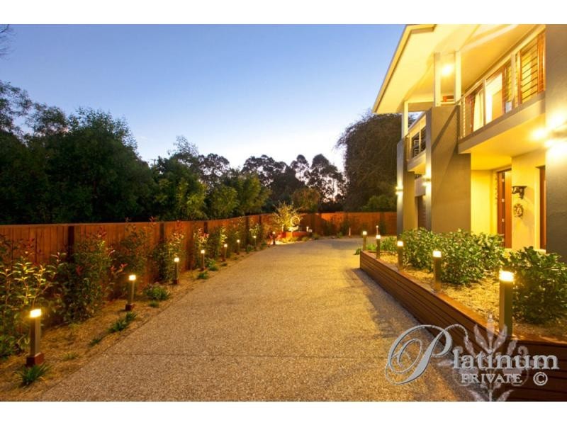 15 Kingham Place, Carindale QLD 4152