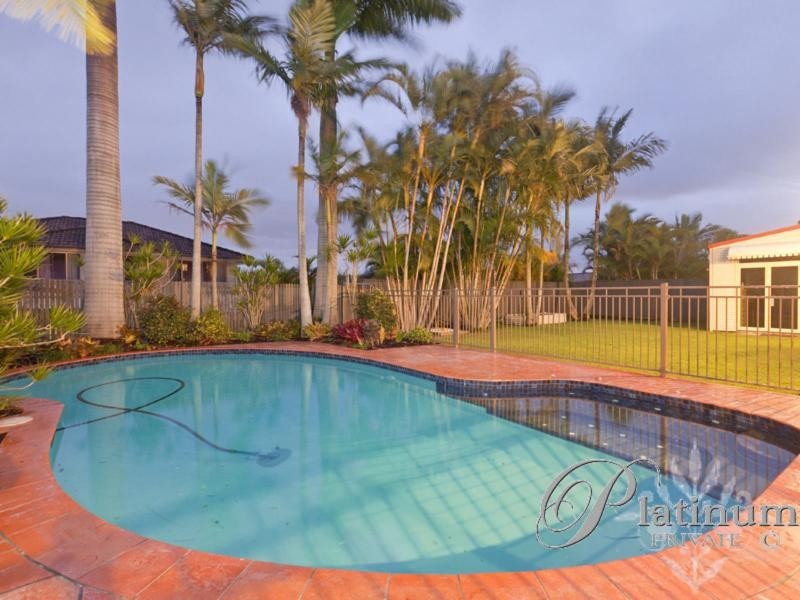 7 Carnoustie Place, Carindale QLD 4152