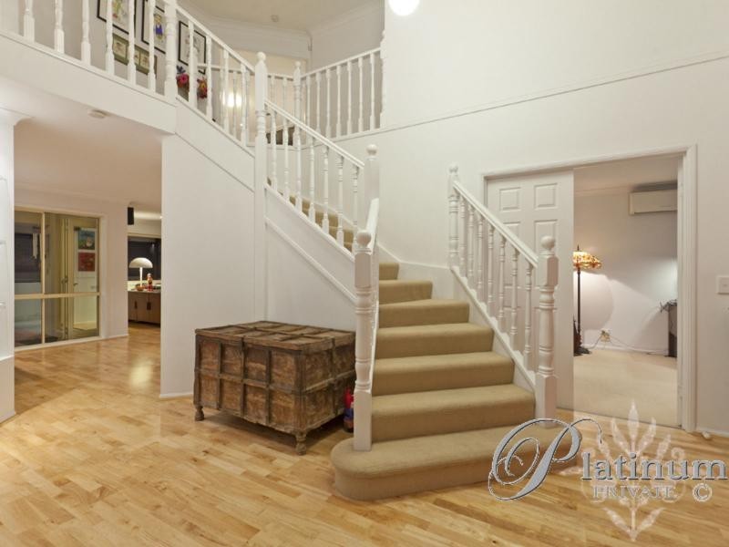 7 Carnoustie Place, Carindale QLD 4152