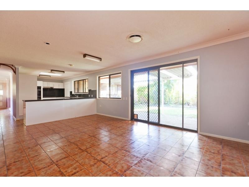 10 Bedivere Street, Carindale QLD 4152