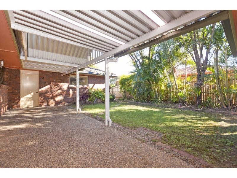 10 Bedivere Street, Carindale QLD 4152