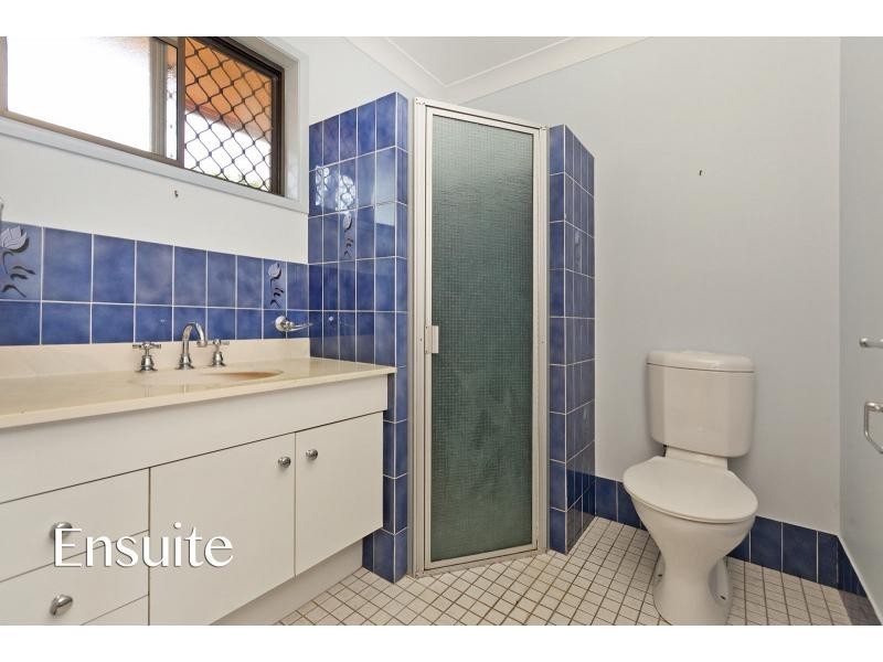 10 Bedivere Street, Carindale QLD 4152