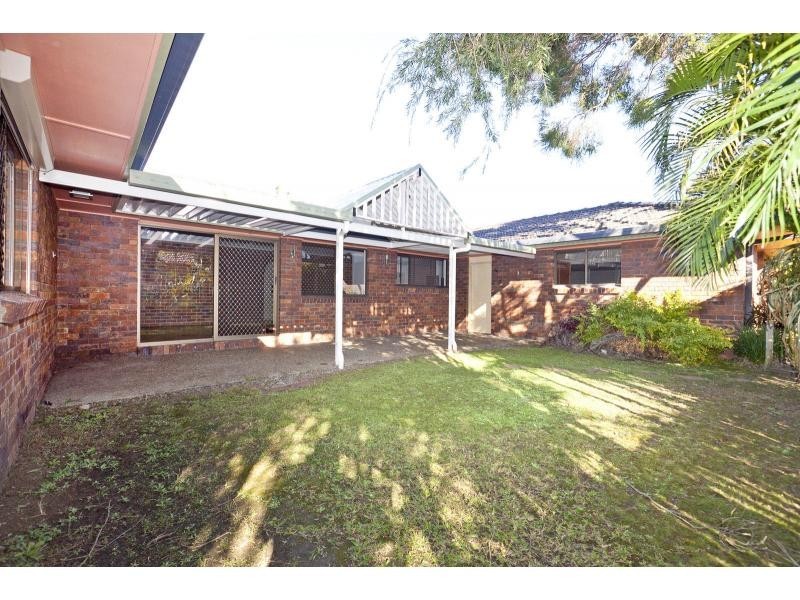 10 Bedivere Street, Carindale QLD 4152