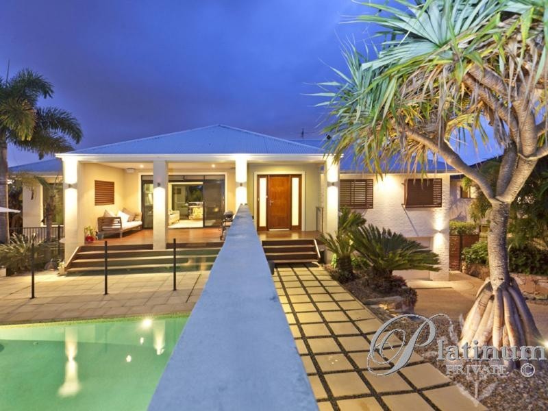 9 Spanish Court, Carindale QLD 4152