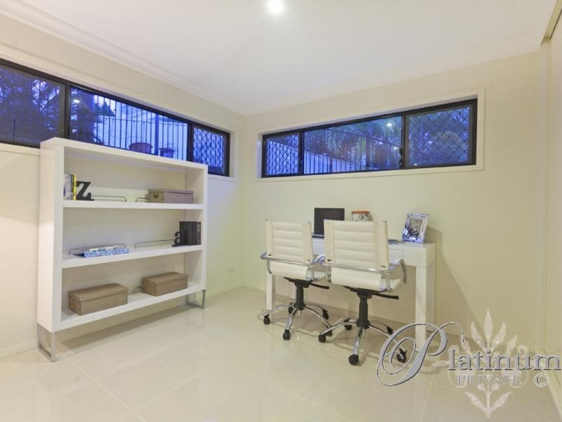 9 Spanish Court, Carindale QLD 4152