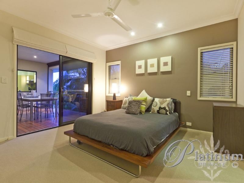 9 Spanish Court, Carindale QLD 4152