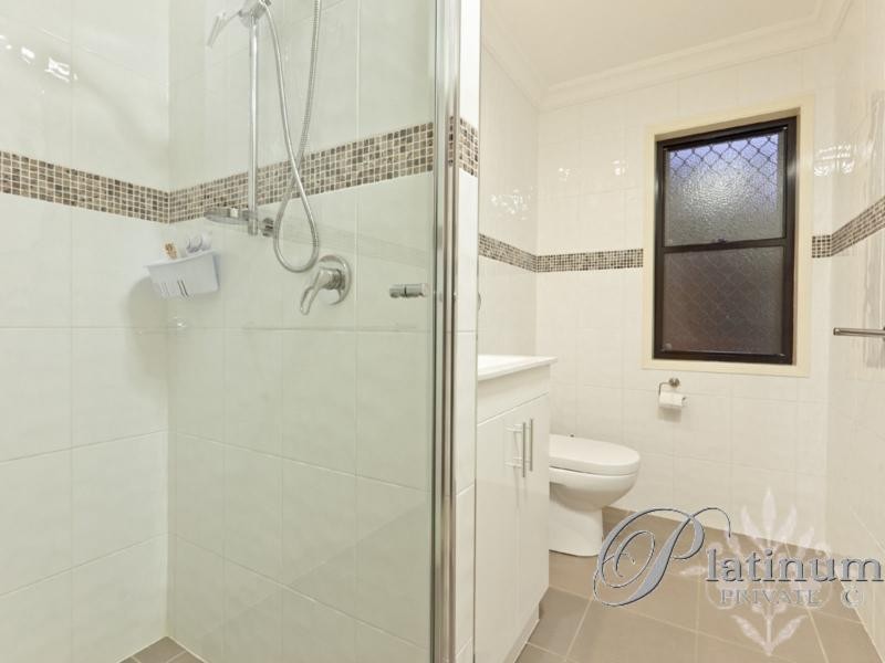 9 Spanish Court, Carindale QLD 4152