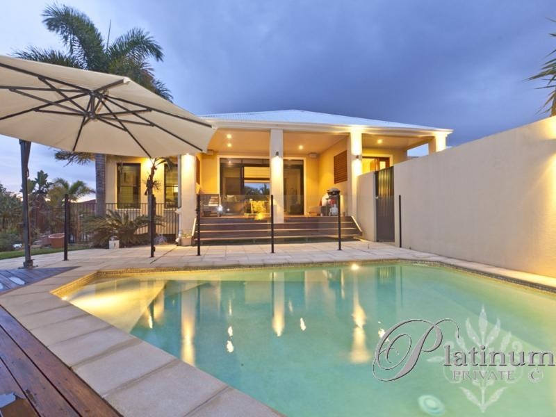 9 Spanish Court, Carindale QLD 4152