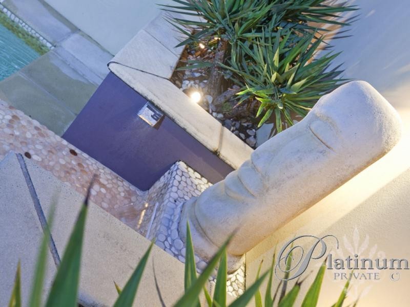 9 Spanish Court, Carindale QLD 4152