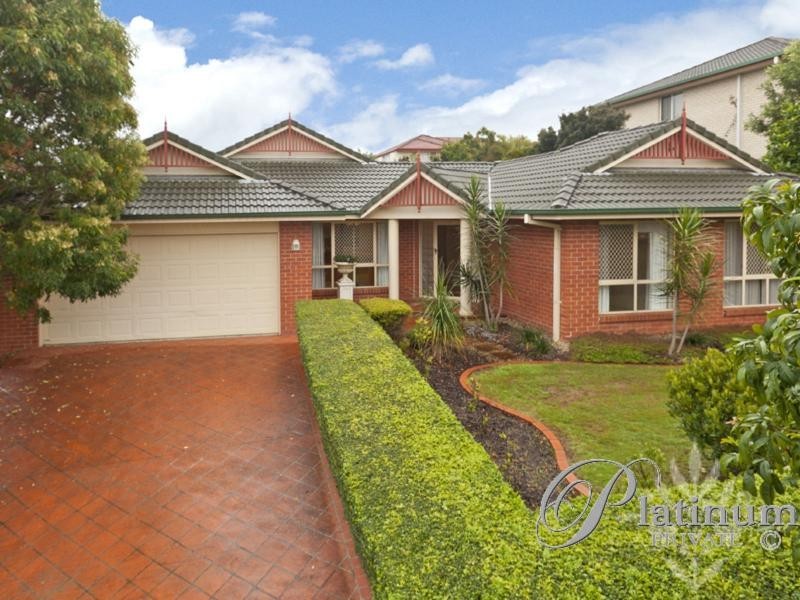 16 Currumbin Place, Carindale QLD 4152