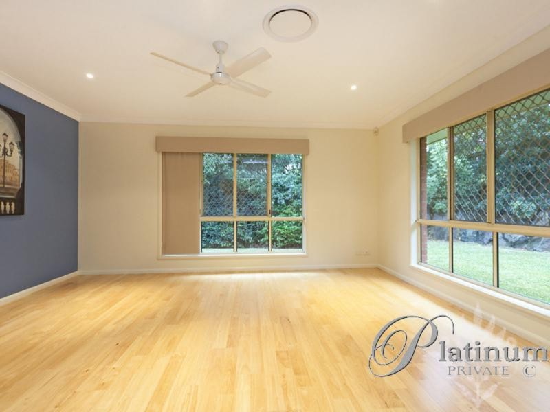 16 Currumbin Place, Carindale QLD 4152