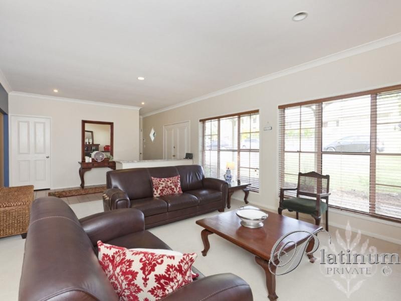 11 Kinrade Place, Carindale QLD 4152