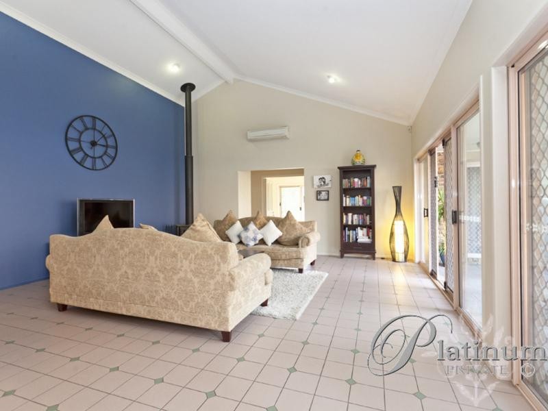 11 Kinrade Place, Carindale QLD 4152