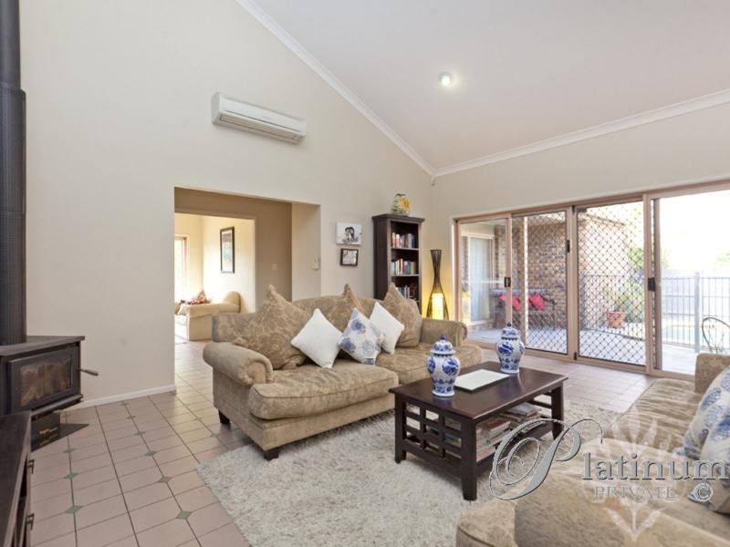 11 Kinrade Place, Carindale QLD 4152