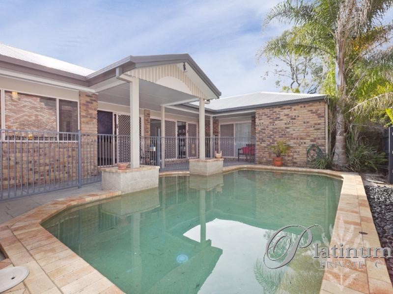 11 Kinrade Place, Carindale QLD 4152