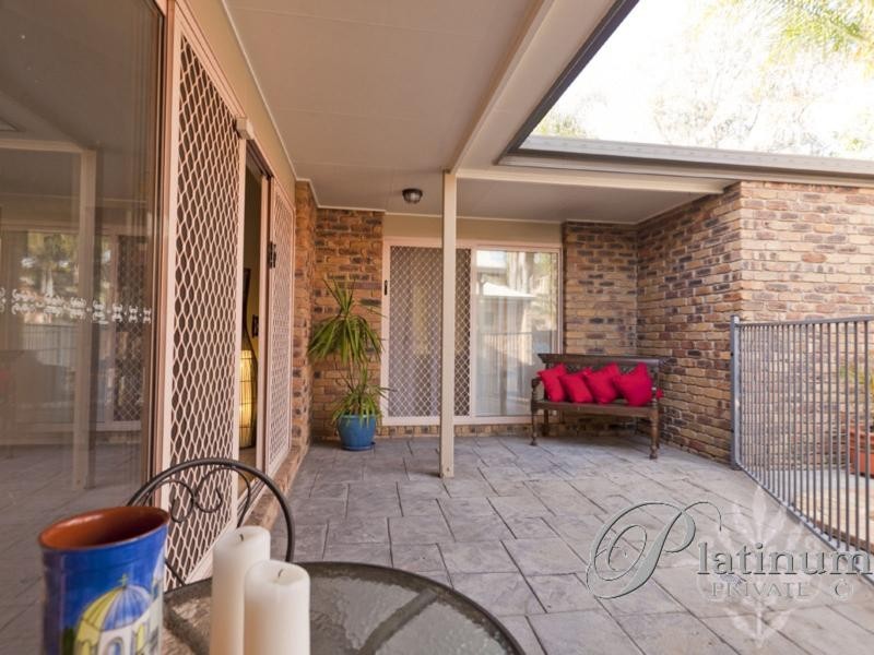 11 Kinrade Place, Carindale QLD 4152
