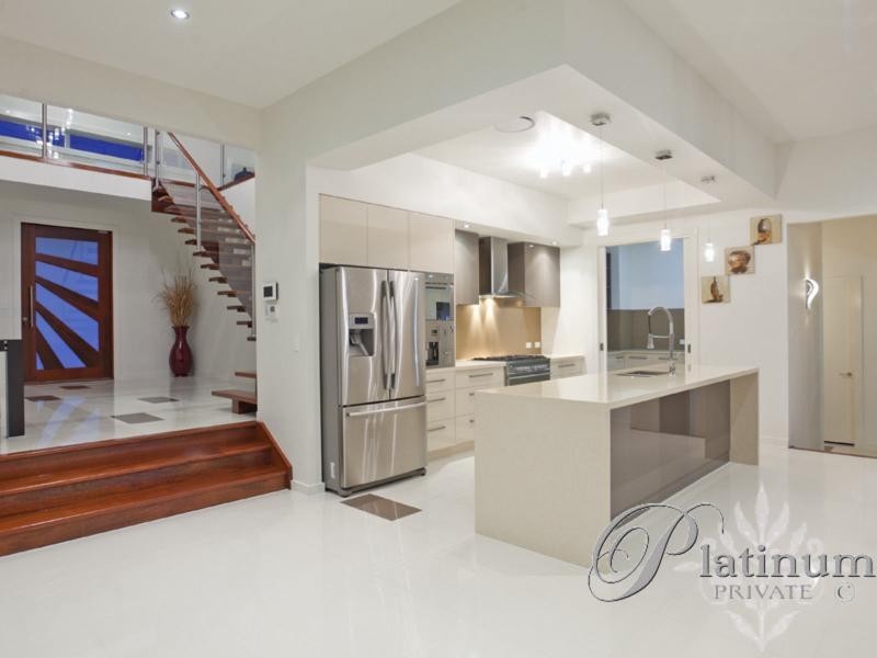 33 Warren Street, Wakerley QLD 4154