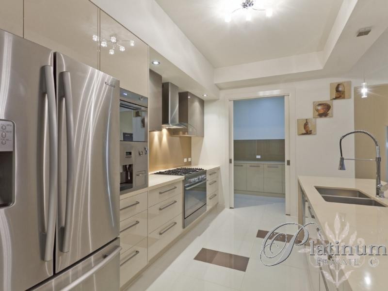 33 Warren Street, Wakerley QLD 4154