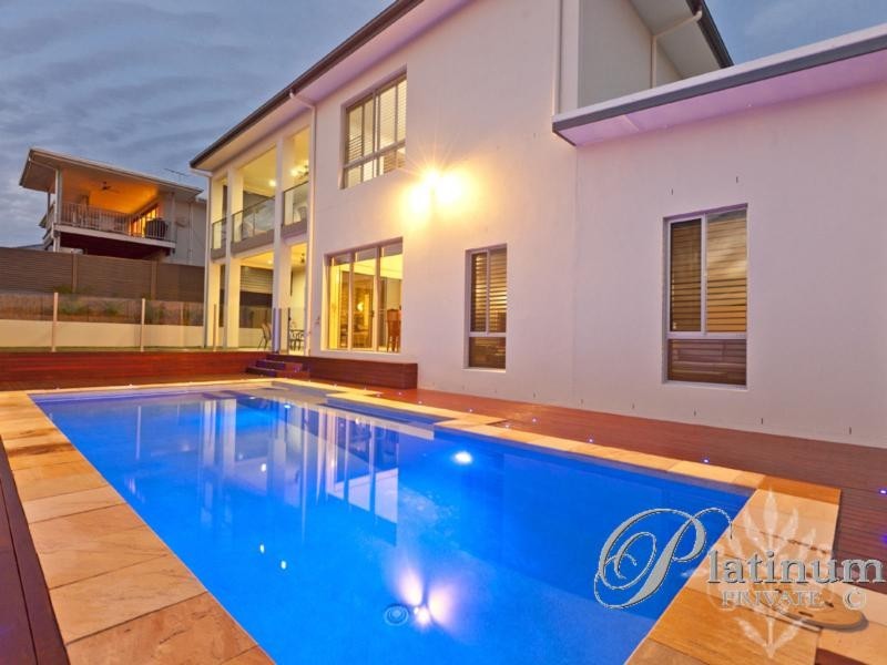 33 Warren Street, Wakerley QLD 4154