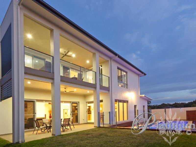 33 Warren Street, Wakerley QLD 4154