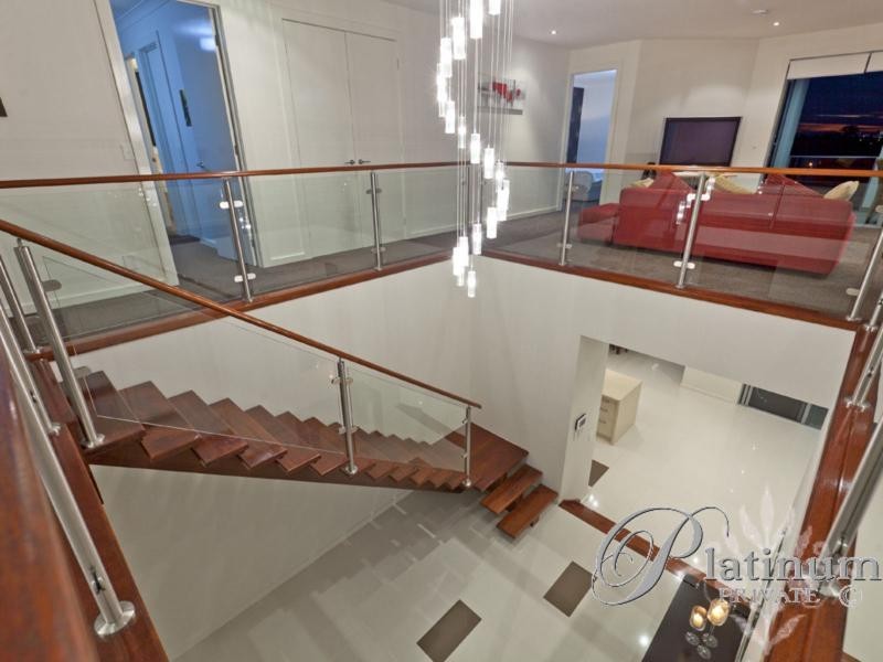 33 Warren Street, Wakerley QLD 4154