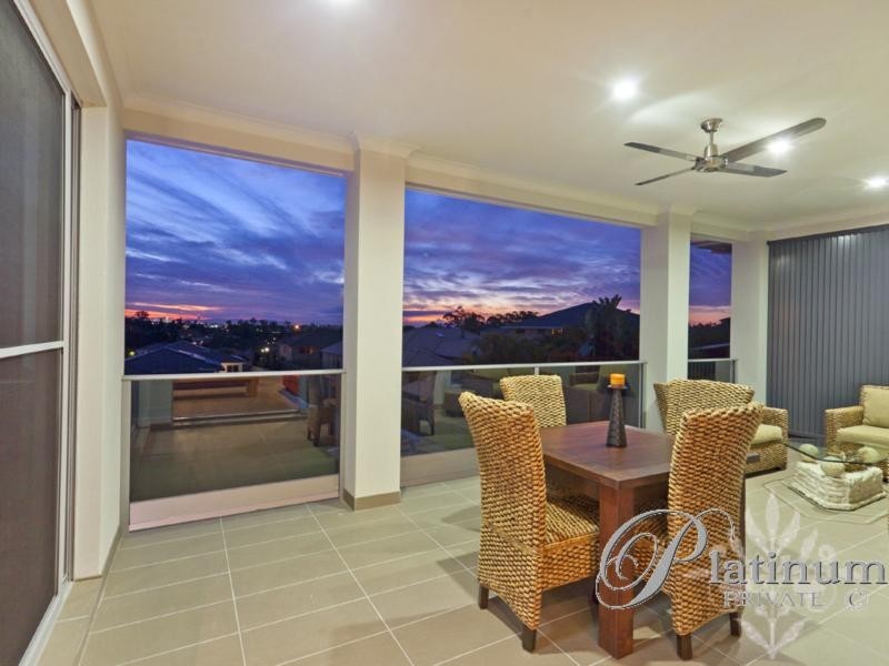 33 Warren Street, Wakerley QLD 4154
