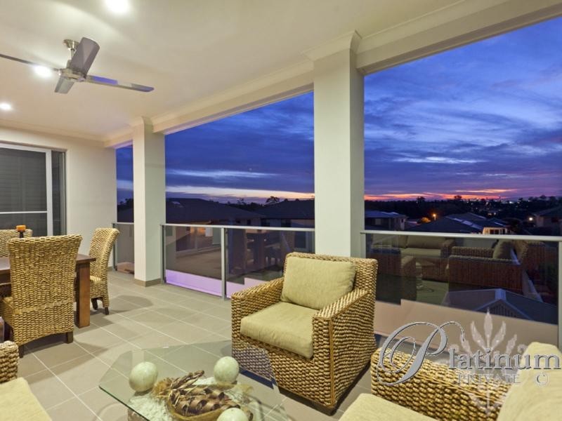 33 Warren Street, Wakerley QLD 4154