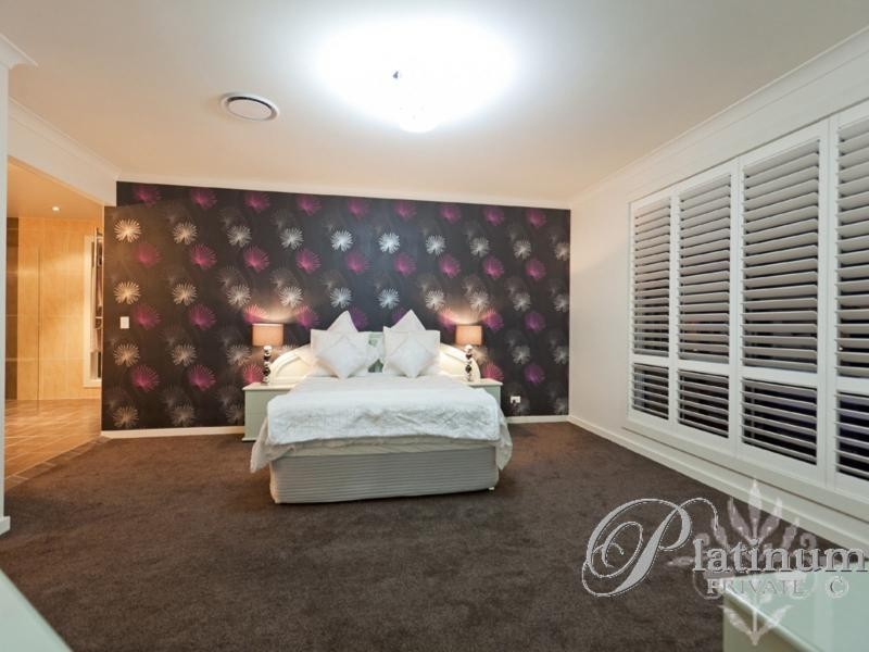 33 Warren Street, Wakerley QLD 4154